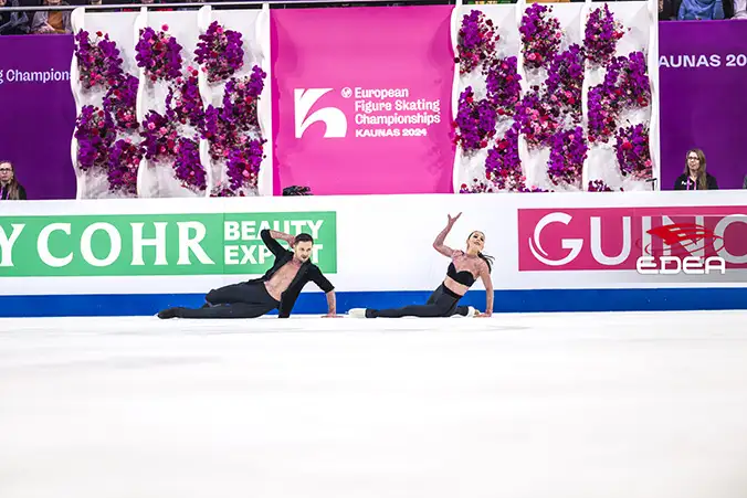 Ice Gallery Skates U.S.